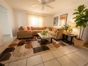 Prime Siesta Dr Home Near Beach & Downtown - Image 3