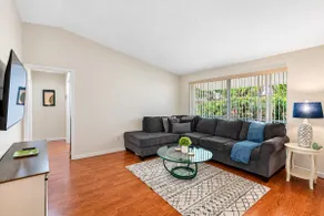 Amazing 3BR 2BA Pool House – Relax & Unwind! - Image 3