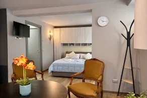 Blue Casbah Suite in downtown Menaggio - Image 5