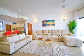 The Beachfront Penthouse: Pool + Hot Tub + AC + Ensuite - Image 4