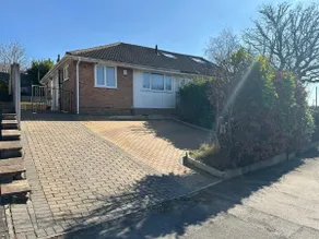 Modern home+parking near airport - Image 2