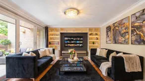 HUGE Knightsbridge 4BR Harrods HQ for 11 with Balcony, Gated Parking Acess, Unmissable Family Luxury - Image 2