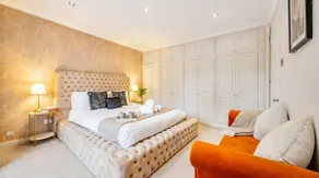 HUGE Knightsbridge 4BR Harrods HQ for 11 with Balcony, Gated Parking Acess, Unmissable Family Luxury - Image 3