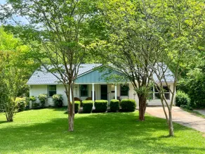 The Griffin House- 4 BR/2 BA fire pit, grill, yard - Image 5