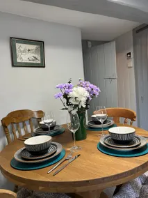 Luxury Apartment | Sleeps Upto 8 Guests - Image 3