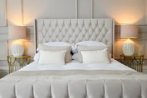Beach Retreat~ Seafront Apartment with Garden - Image 3