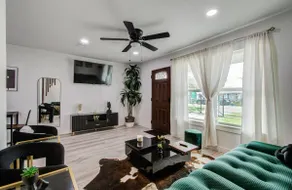 The Southern Tranquility - House near Downtown HTX - Image 4