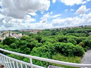 Well located with air conditioning and a beautiful view - Image 3