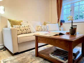 Family Forest Retreat – Steps from Paultons Park - Image 3