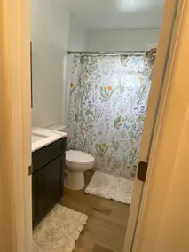 Whole house 2 bedrooms 1 bath sunroom fenced yard - Image 5