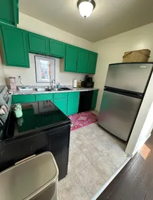 Mid century-modern loft - Image 5