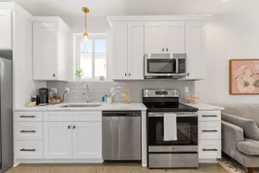 Roux Hous-Cajun Luxe Stay-Fast WiFi-Safe/Central - Image 2