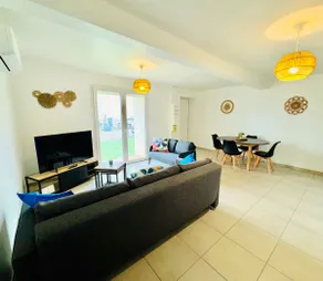 Le Cèdre Enchanté - Maison avec 2 chambres pour 6 personnes climatisée, avec terrasse et BBQ - Image 2
