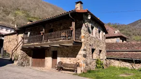 Somiedo Shelter | Fireplace | Views | Bears - Image 5