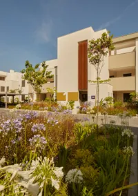 Coastal Elegance Retreat - Image 5