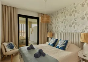 Coastal Elegance Retreat - Image 4