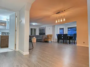 *Walkout basement* On Golf Course & Near Lake - Image 5