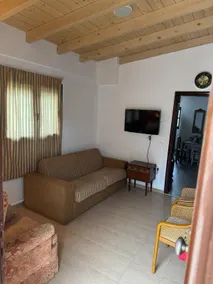 Athina's Guesthouse - Image 2