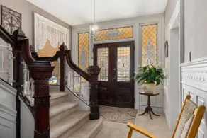 Grand Luxury Stay in Westend - Image 5