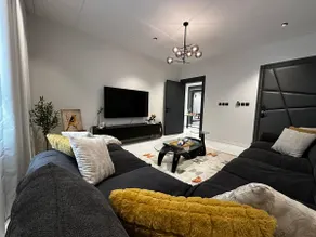 Spacious 1BR, 65” 4K TV •Huge living •Self-Entry - Image 4