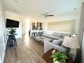 Cozy Modern Cottage with Ensuite Baths & WiFi - Image 2