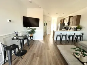 Cozy Modern Cottage with Ensuite Baths & WiFi - Image 4
