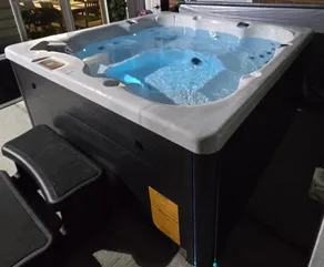 The Grand River Retreat Pool hot tub avail Sep - Image 5