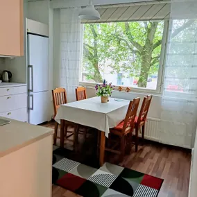 Really nice 2-bedroom + kitchen in a quiet house - Image 3