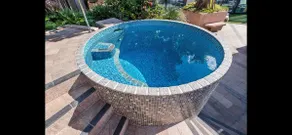 Absolute Gem in South Brisbane w Parking n Pool - Image 2