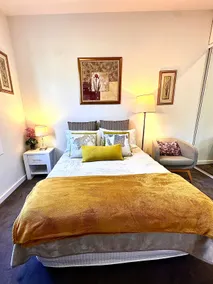 Luxury & Grandeur Apt| Prime Location, Parking! - Image 2