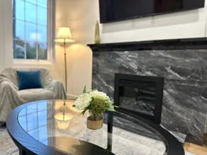 Luxury & Grandeur Apt| Prime Location, Parking! - Image 5