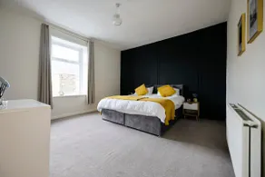 Cosy 2 Bedroom house, Contractors, Families, Relocations - Image 2