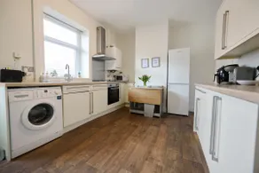 Cosy 2 Bedroom house, Contractors, Families, Relocations - Image 5