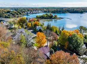 Coastal 4BR Farmhouse, 20 min to Boothbay - Image 3