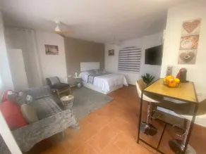 Apartment with private bathroom - Image 3