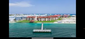 1st floor bay front with private fishing pier/pool - Image 5