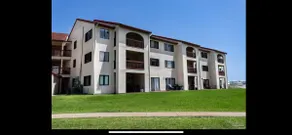1st floor bay front with private fishing pier/pool - Image 4