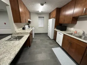 Spacious Home Sleeps 14 Handicap Accessible - Image 3