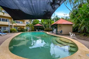 Cairns Getaway Luxury Apartment in Cairns North - Image 3