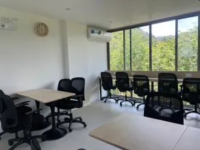 Charming 1 bedroom apartment, walk to beach, high speed internet, shared office - Image 2