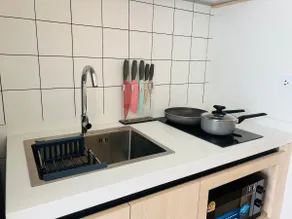 Charming 1 bedroom apartment, walk to beach, high speed internet, shared office - Image 4