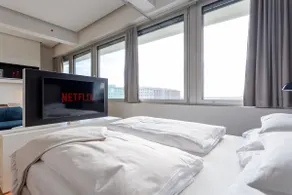 Modern apartment on the 6th floor with panoramic views - Image 3