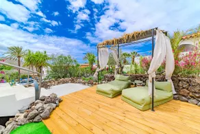 Vacation Home 'Oceania B' with Sea View, Wi-Fi and Air Conditioning - Image 5