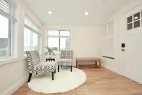 2 bed | 2 bath | Parking | King beds | Laundry - Image 5