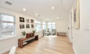 2 bed | 2 bath | Parking | King beds | Laundry - Image 4