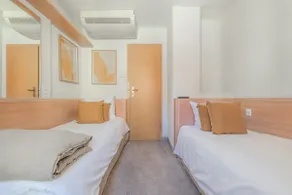 Modern Suite - AC 1BR/4P - Geneva - Image 5