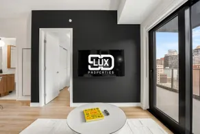 Tom Ford Suite• Incredible Views • Parking - Image 2