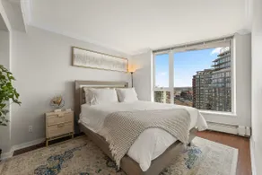 City Views & Cozy Vibes | Pool, Gym+Parking! - Image 3