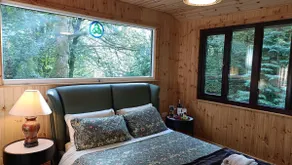 Stream-side cabin and sauna - Image 4
