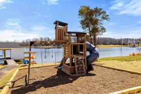 Serene Lakefront Lake Anna, Beach, Dock, Pool - Image 4